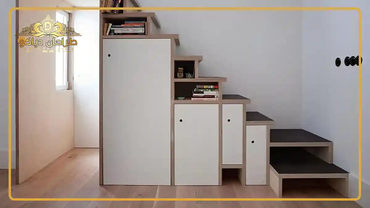 کابینت پله ای با دو رنگ سفید و گردویی